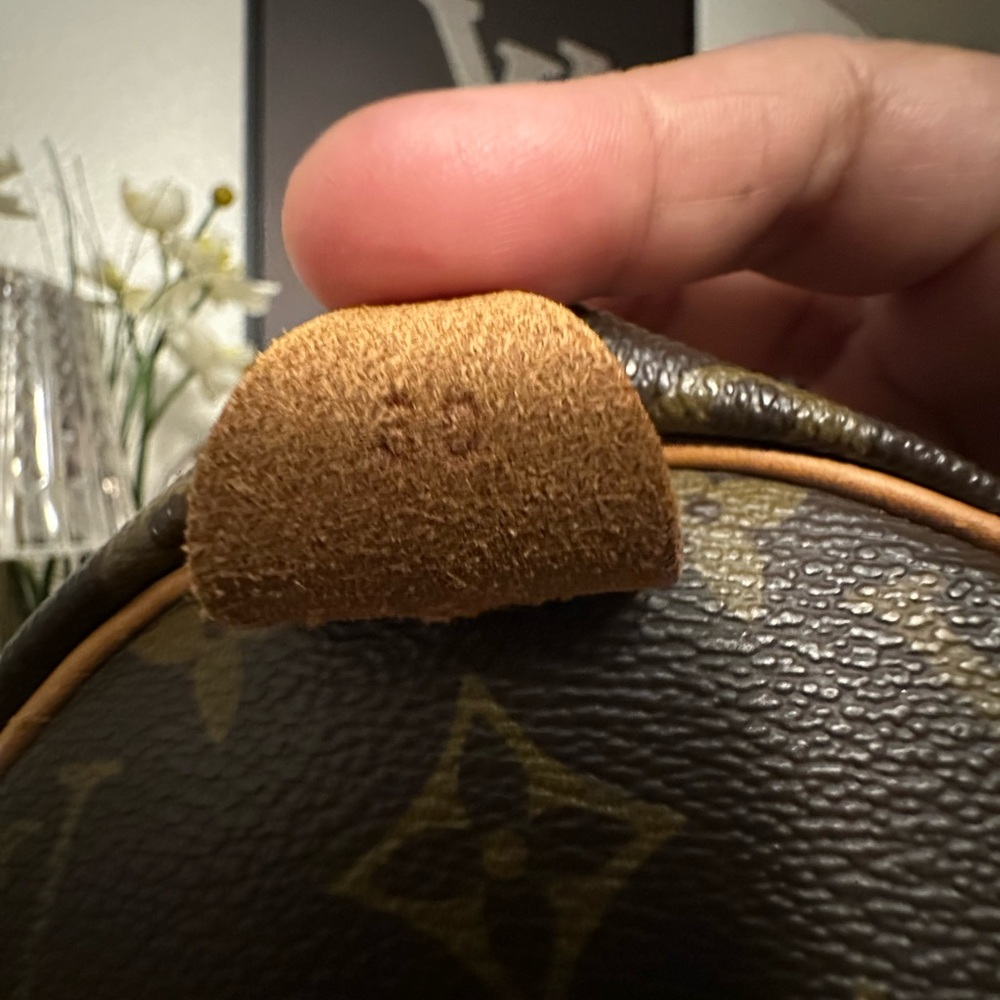 Louis Vuitton Monogram Speedy 30 - Picture 7 of 10